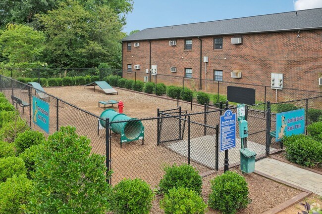 Foto del edificio - 1332 Claxton Ridge Dr