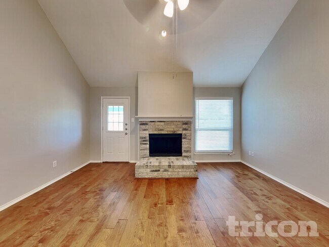 Foto del edificio - 919 Bermuda St