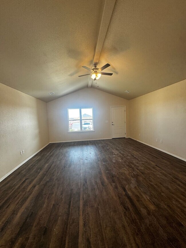 Building Photo - New construction!!! Beacon Pointe 3/2/2 AVAILABLE March 20th