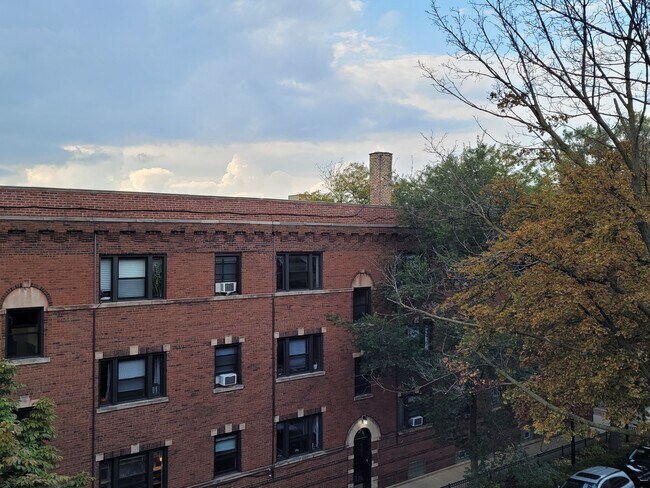 Building Photo - 2751 N Mildred Ave
