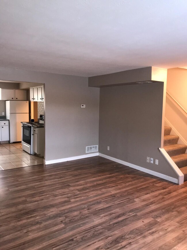 Building Photo - 1614 Lee Terrace Dr