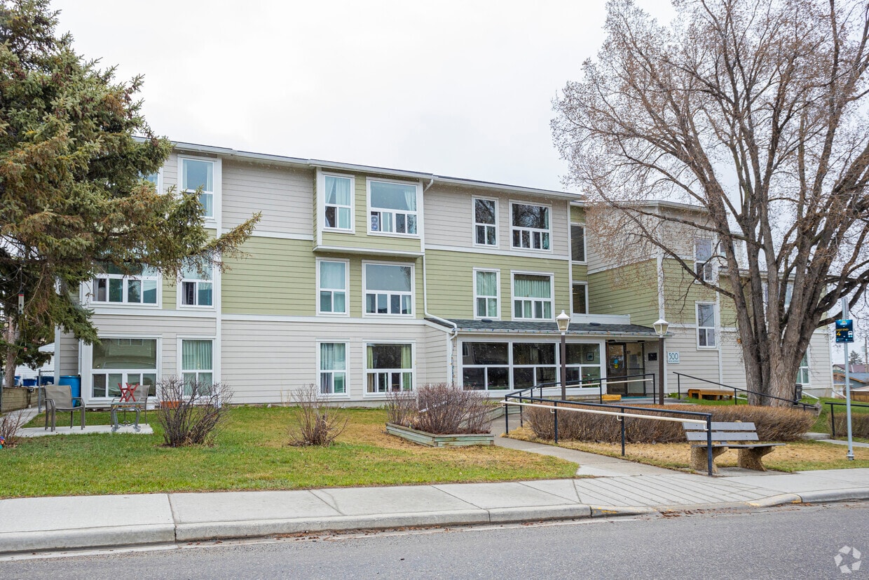 Building Photo - Evergreen Manor