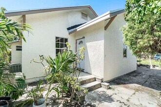Building Photo - 420 Lilac Ct