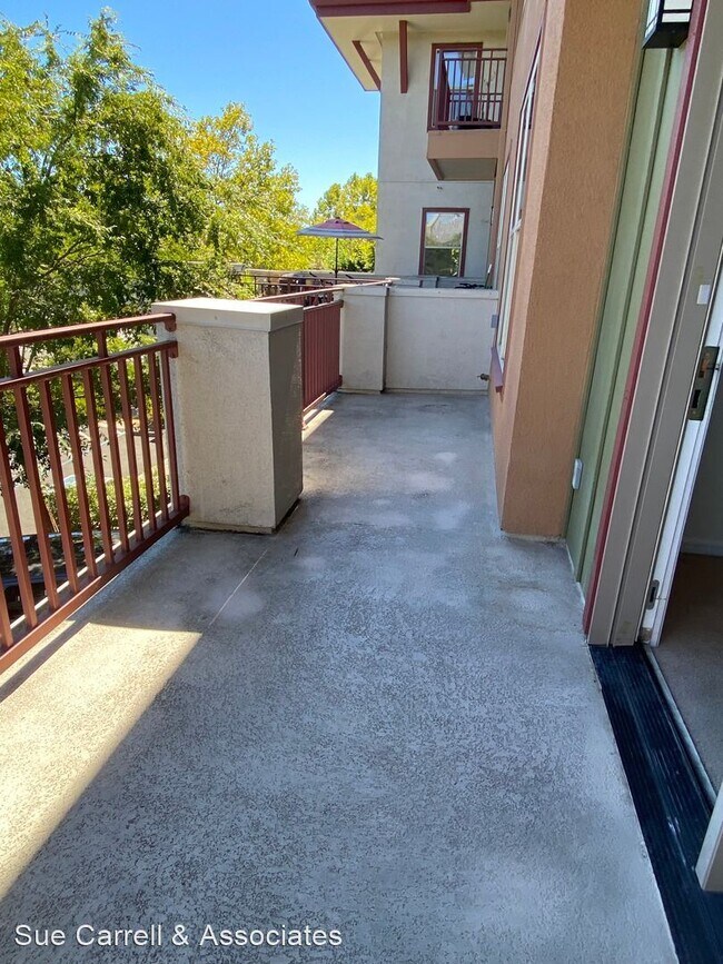 Building Photo - 2 br, 1 bath House - 985 Doubles Dr #211