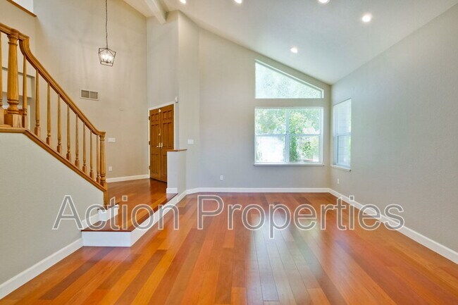 Foto del edificio - 11754 Ridge Creek Ct