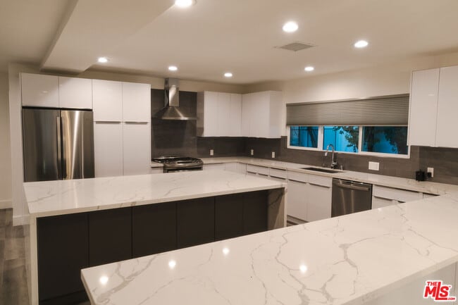 Building Photo - 3134 Dona Sarita Pl