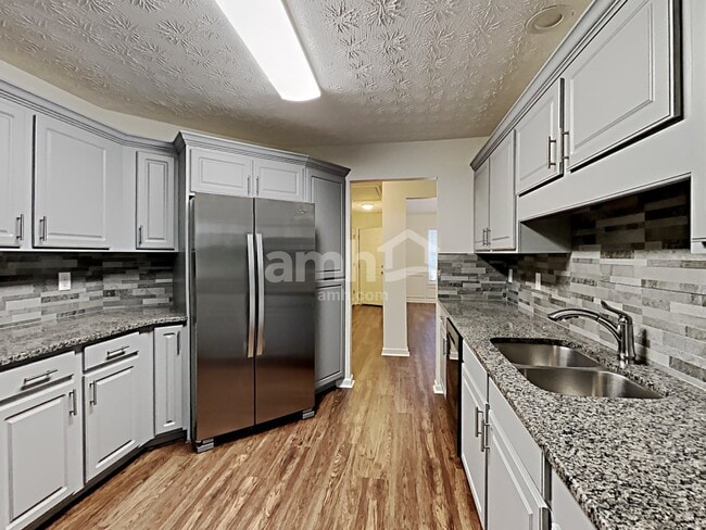 Building Photo - 643 Bartow Dr