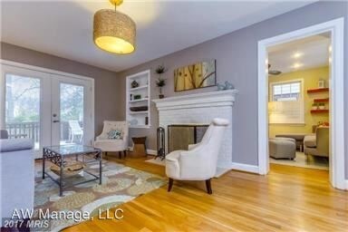 Foto del edificio - 3 br, 2.5 bath House - 911 Elm Ave