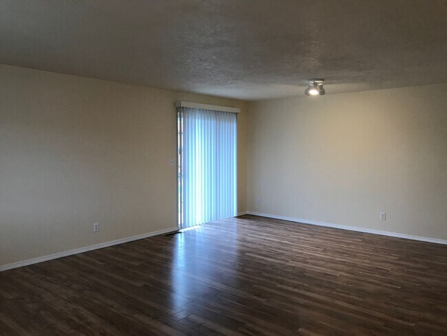 Foto del edificio - NE 7th St Duplex - 00000-07TH-00