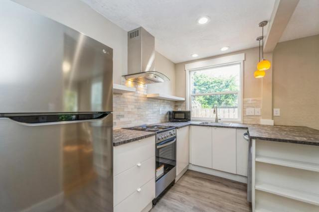 Building Photo - 2 bedroom in Seattle WA 98115