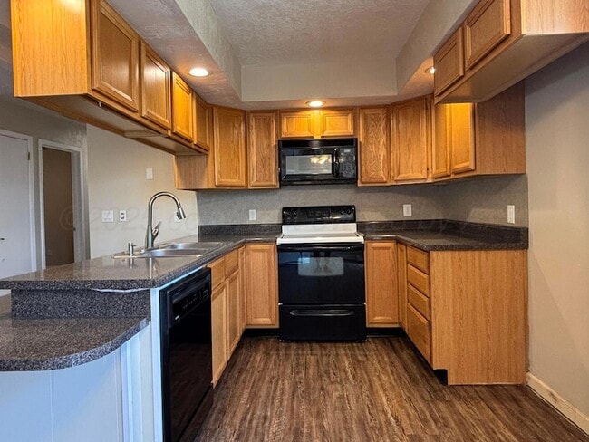 Building Photo - 5102 Benton Dr