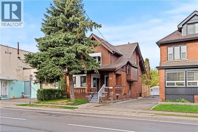 Photo du bâtiment - 88 Gage Ave S