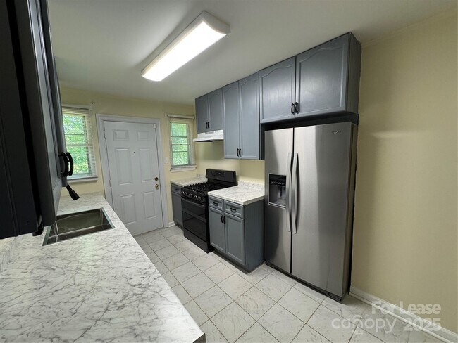 Foto del edificio - 3122 Marlborough Rd