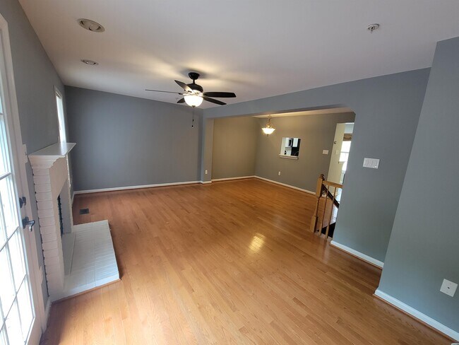 Foto del edificio - 8702 Castlerock Ct