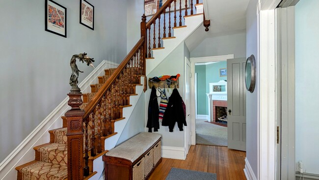 Foto del edificio - Charming Historic Home for Rent in Worthin...