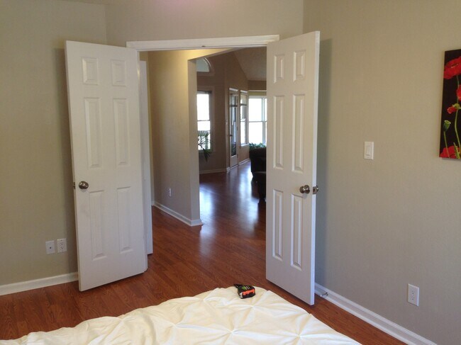 Building Photo - 107 Killam Ct