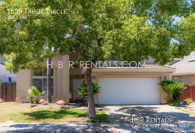 Building Photo - Stunning 3 Bed, 2.5 Bath Two-Story Home wi...