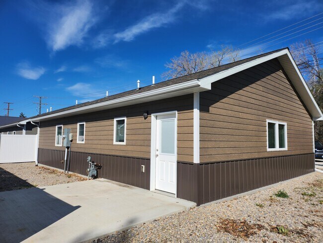 Building Photo - 233 Debs Dr