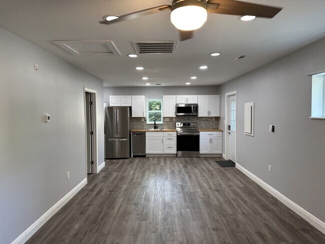 Building Photo - Welcome to our beautiful newly renovated a...