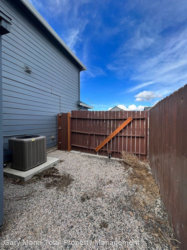 Building Photo - 4 br, 3 bath House - 536 S. Glenmoor Dr.