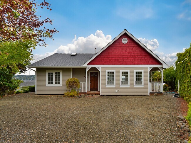 Foto del edificio - Port Orchard water front property - Remode...