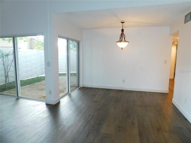 Foto del edificio - 2561 Forest Run Ct