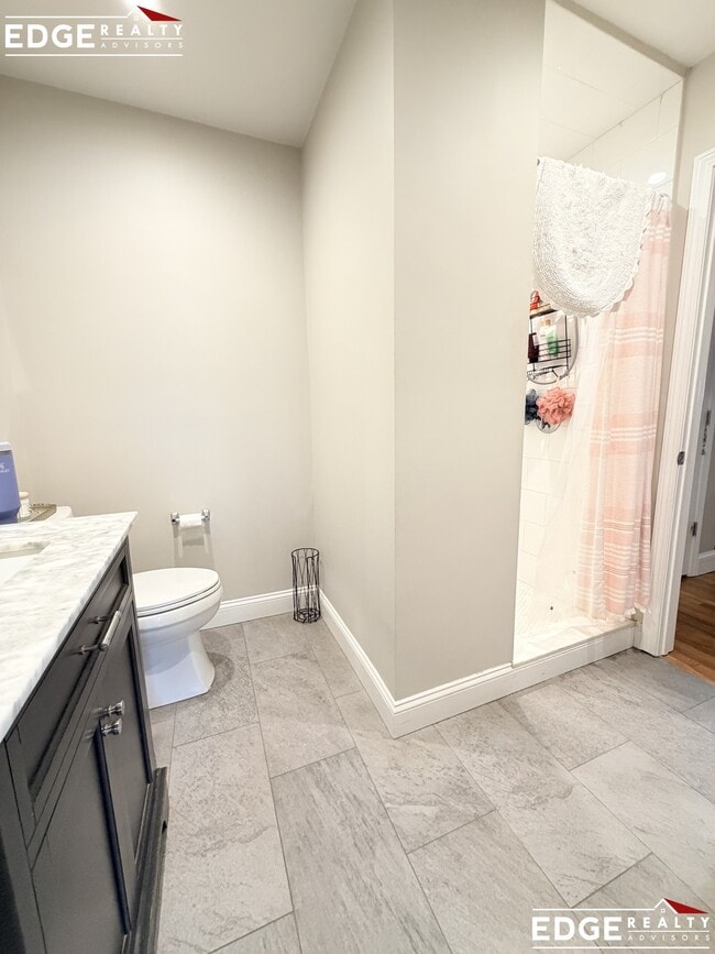 Building Photo - 68 Foster St