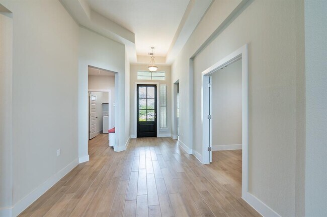 Foto del edificio - 1012 Heartleaf Dr
