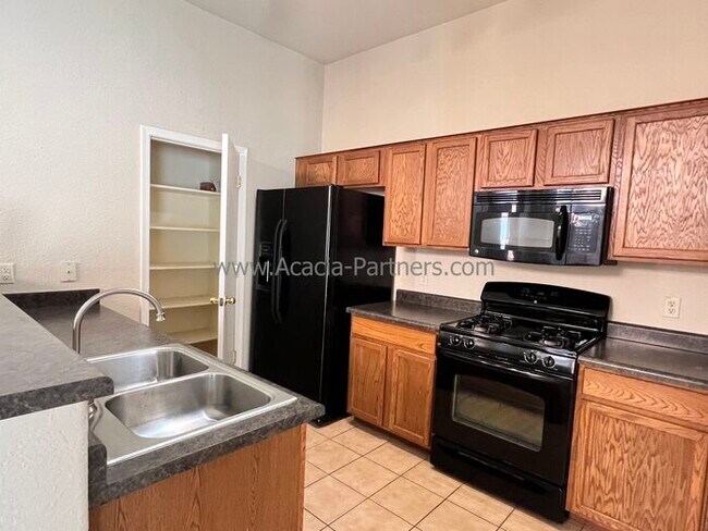 Foto del edificio - Two Bedroom Home