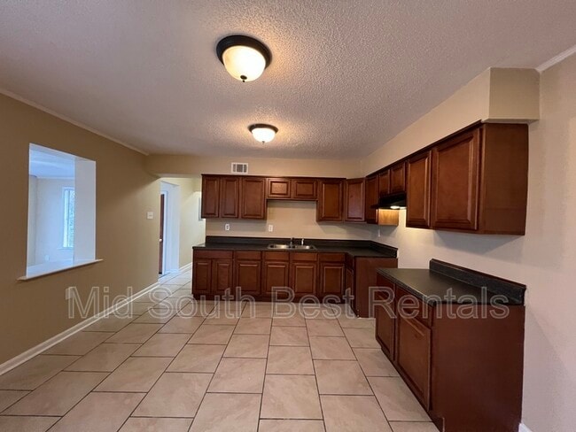 Building Photo - 4330 Merlcrest Cove