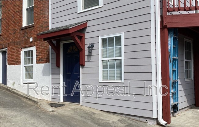Building Photo - 655 Kennesaw Ave NE