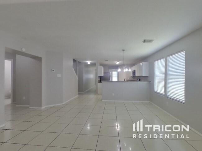 Foto del edificio - 639 Regal Hollow Ln