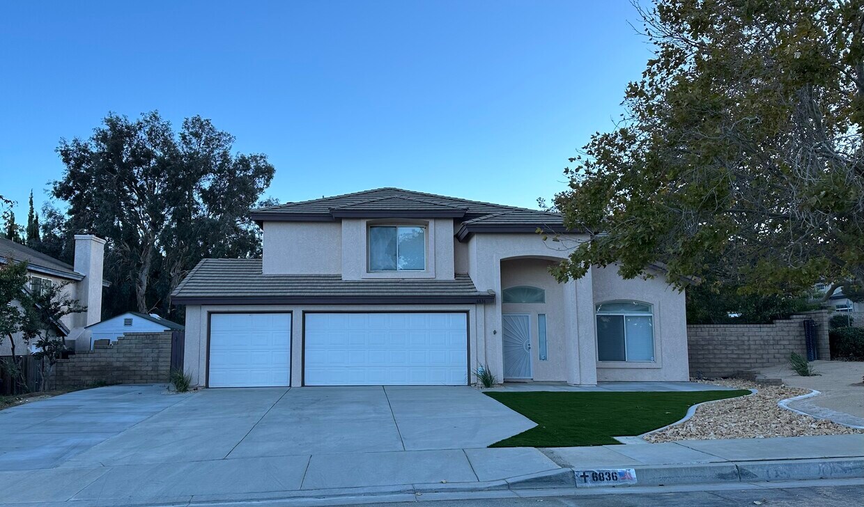 Foto principal - 6836 W Avenue L10