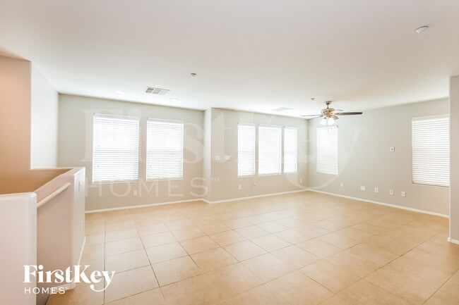 Foto del edificio - 8944 Amy Olivia Ave