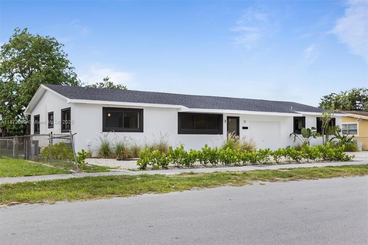 Foto principal - 70 NE 186th Terrace