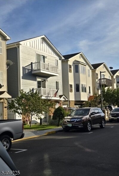 Building Photo - 89 Sumo Village Ct