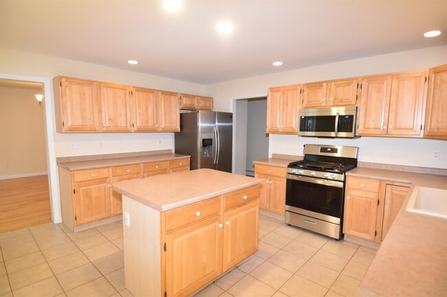 Building Photo - 73 Partridge Dr