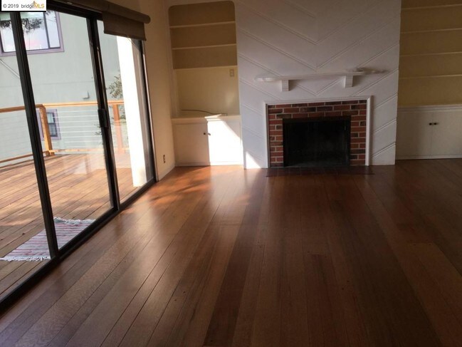 Foto del edificio - 6173 Ascot Dr