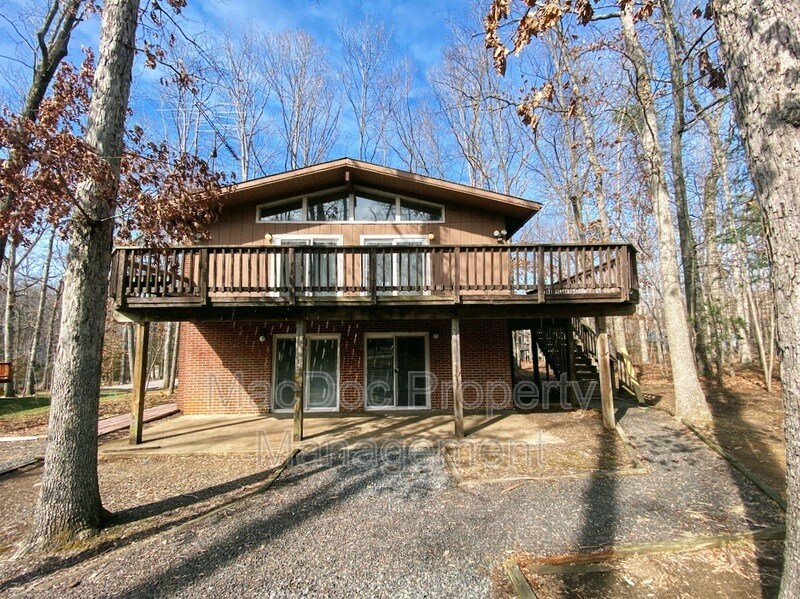 Primary Photo - 3621 Lakeview Pkwy