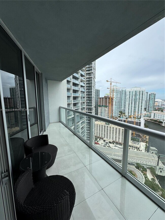 Building Photo - 465 Brickell Ave