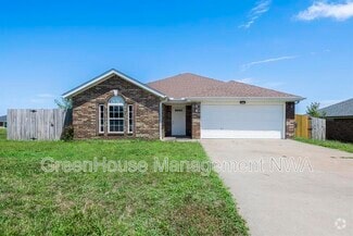 Building Photo - 520 Dewberry Ln