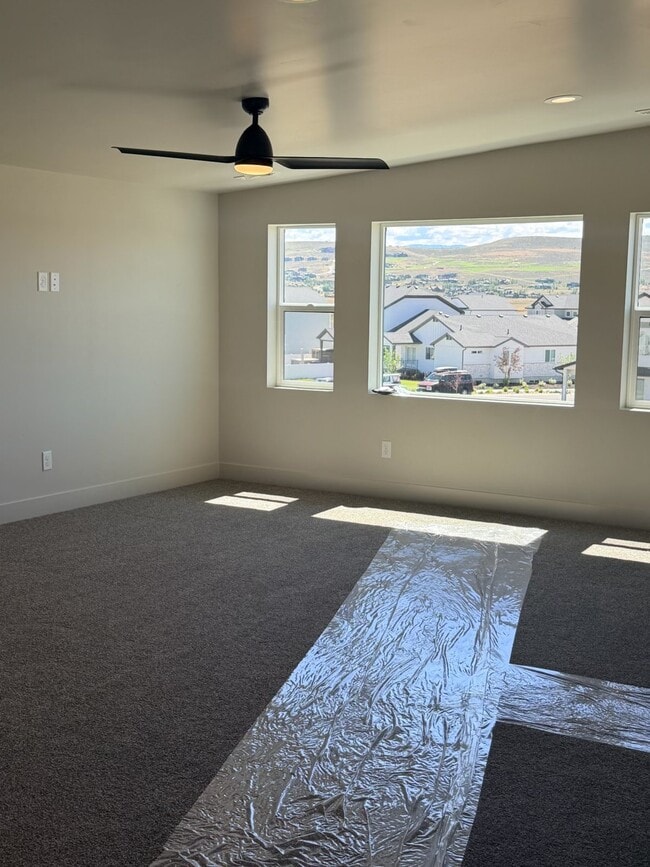 Foto del edificio - 7025 Woods Rose Dr
