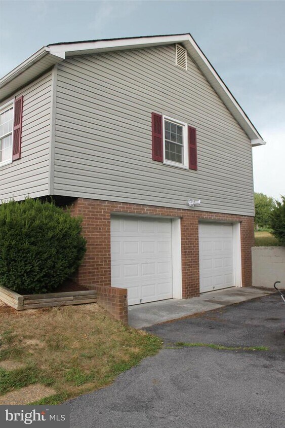 209 Lakeside Dr, Stephens City, VA 22655 House Rental in Stephens