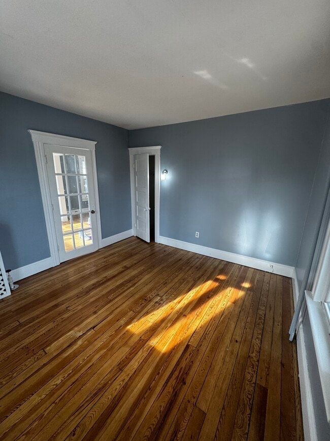 Bedroom 1 - 22 Cook St