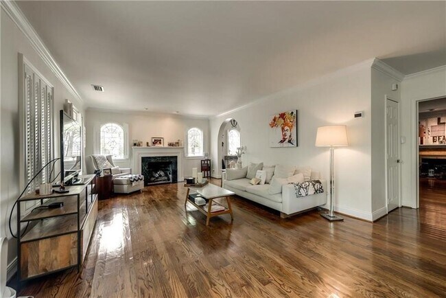 Building Photo - 4505 Edmondson Ave