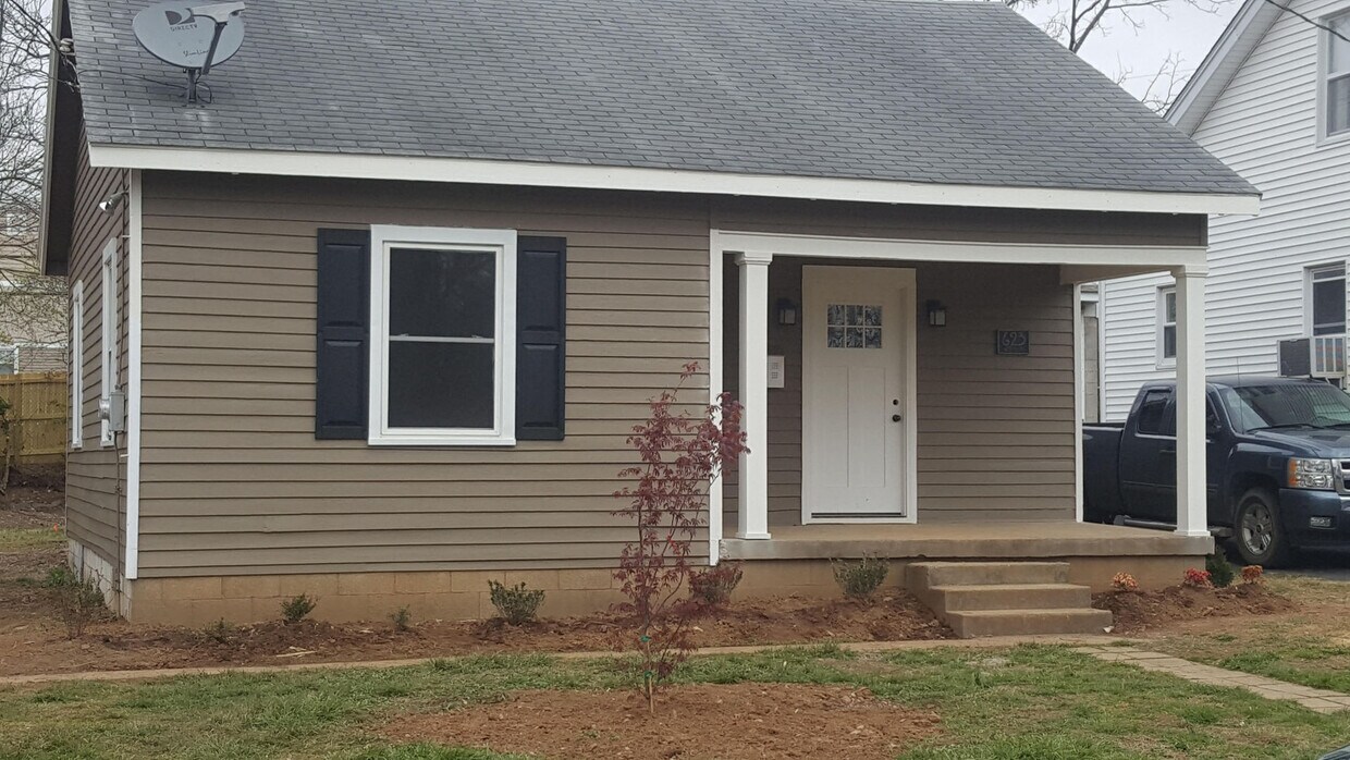 Foto principal - 623 Addison Ave