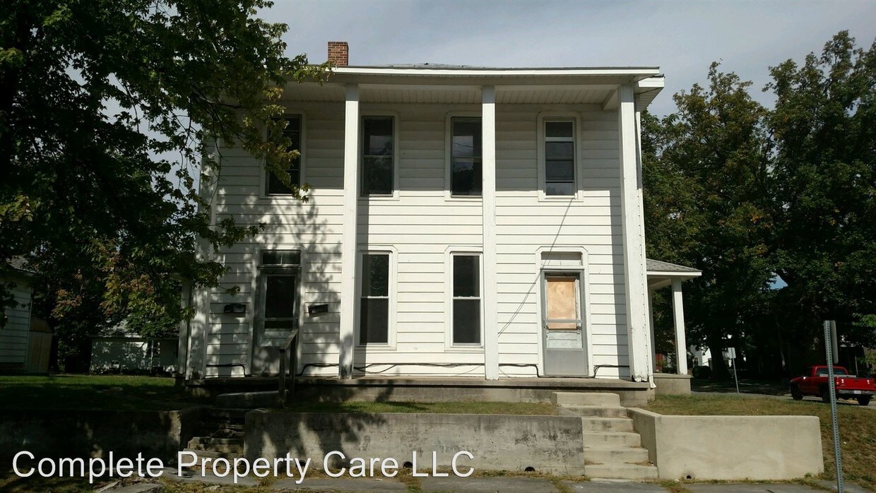 Primary Photo - 225-227 E Short St