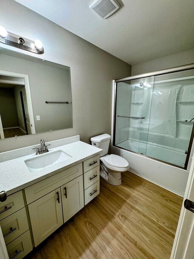 Foto del edificio - 16116 Mistletoe Ln