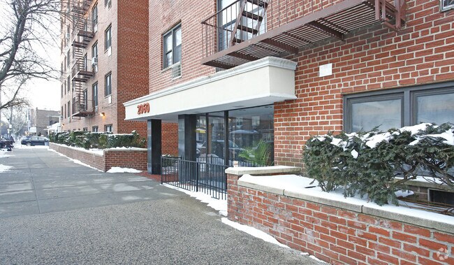 Foto del edificio - 2060 E 19th St