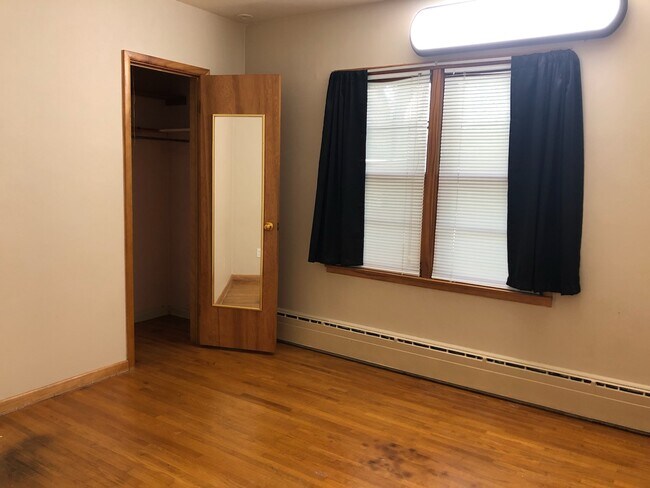 Bedroom - 615 Campanile Ave